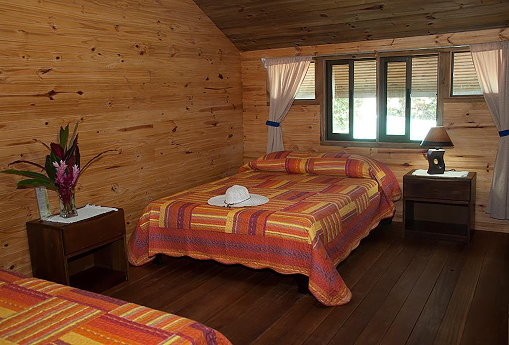Pirate Cove Hotel Drakes Bay Quarto foto